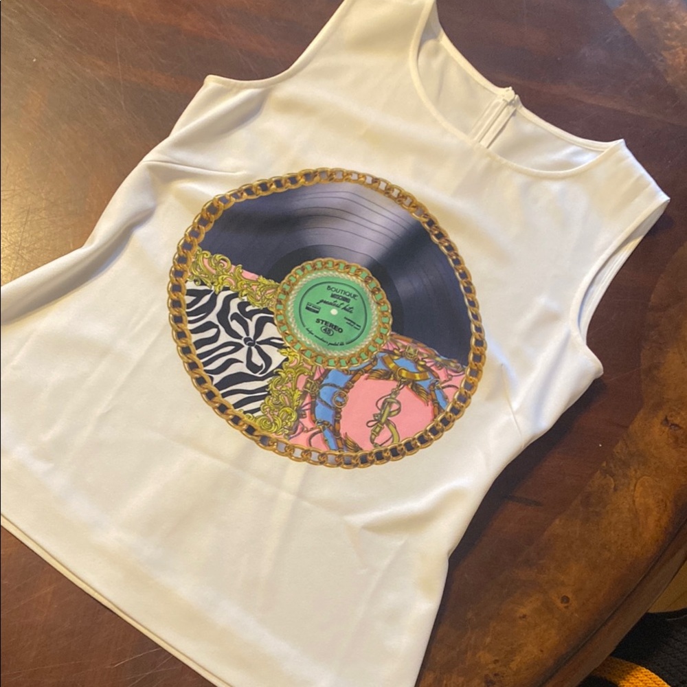White Sleeveless Graphic Tank Top with Record and Chain Motif